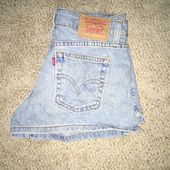 Levi’s superlow shorts🌿 - Picture 1 of 4
